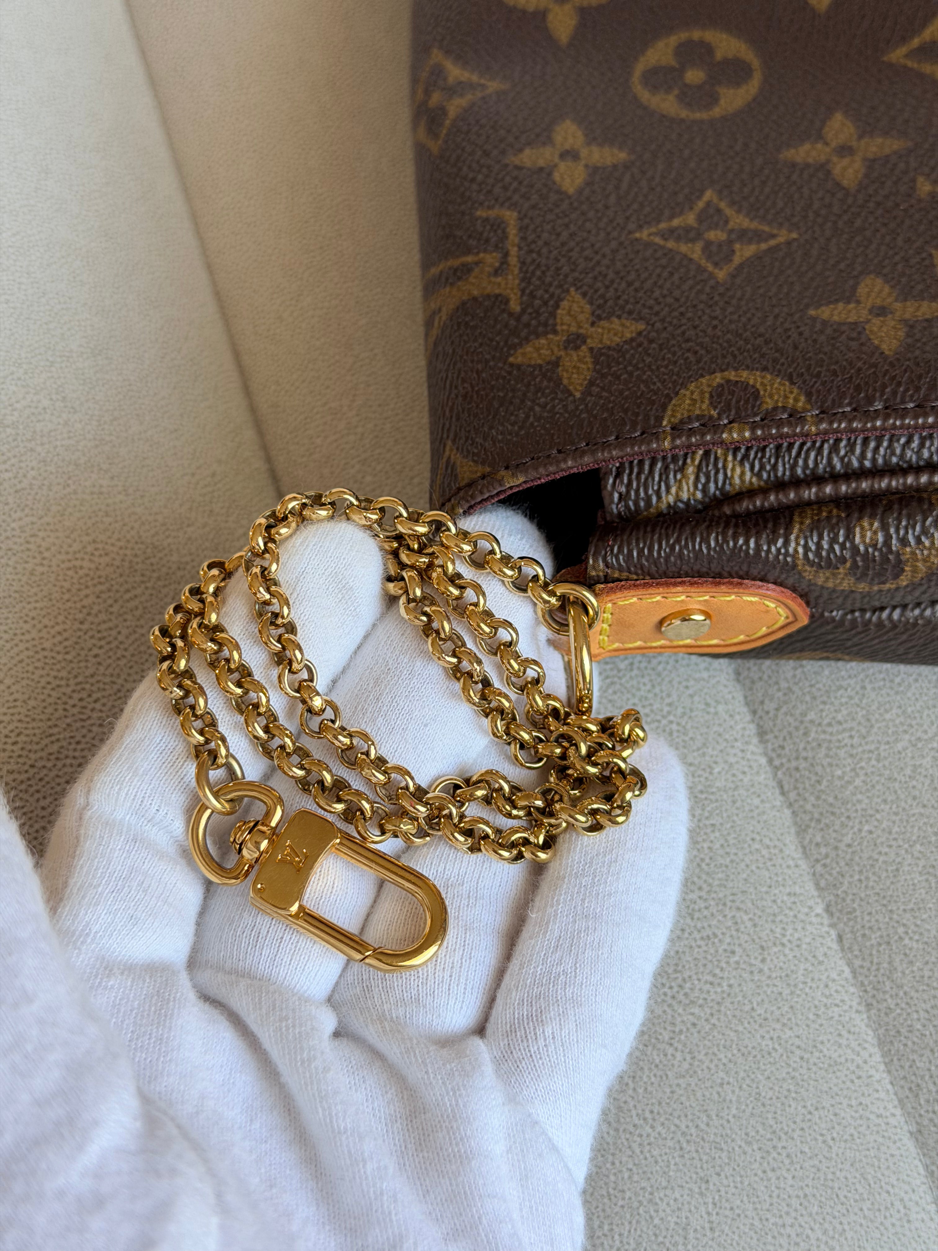 LOUIS VUITTON Favorite MM in monogram canvas
