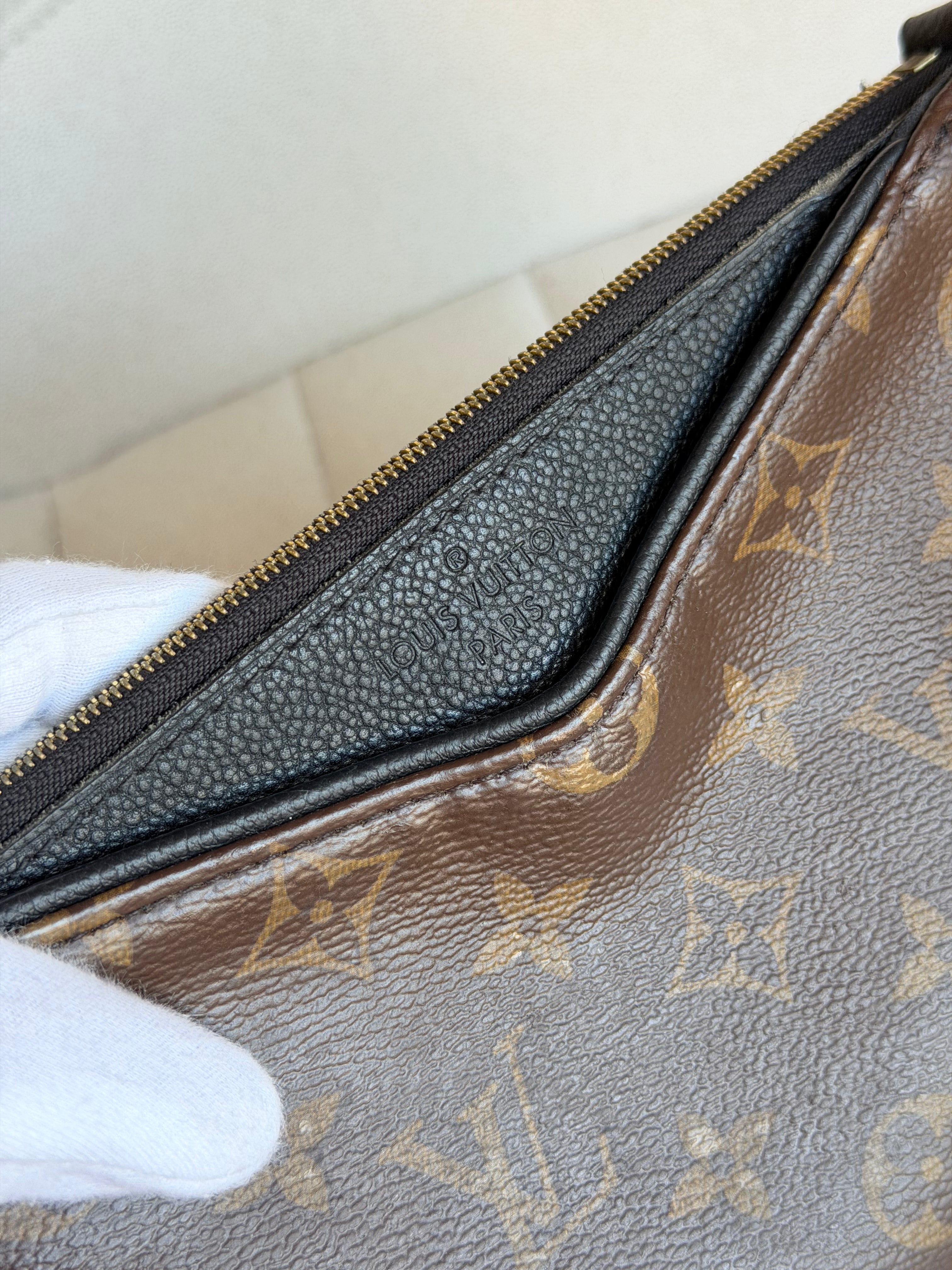 LOUIS VUITTON Monogram Pallas Noir/Black Clutch Crossbody