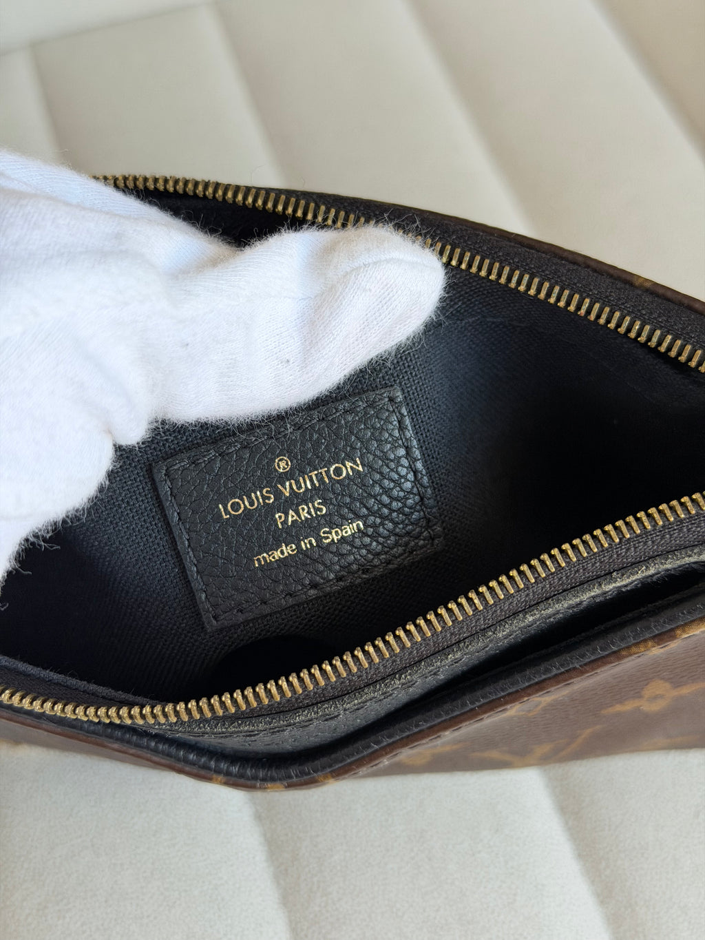 LOUIS VUITTON Monogram Pallas Noir/Black Clutch Crossbody