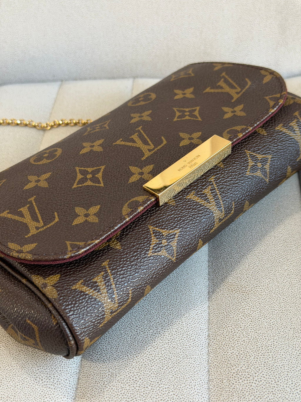 LOUIS VUITTON Favorite PM in monogram canvas