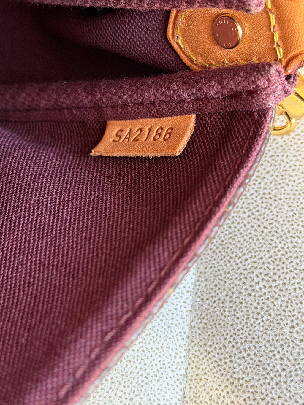 LOUIS VUITTON Favorite PM in monogram canvas