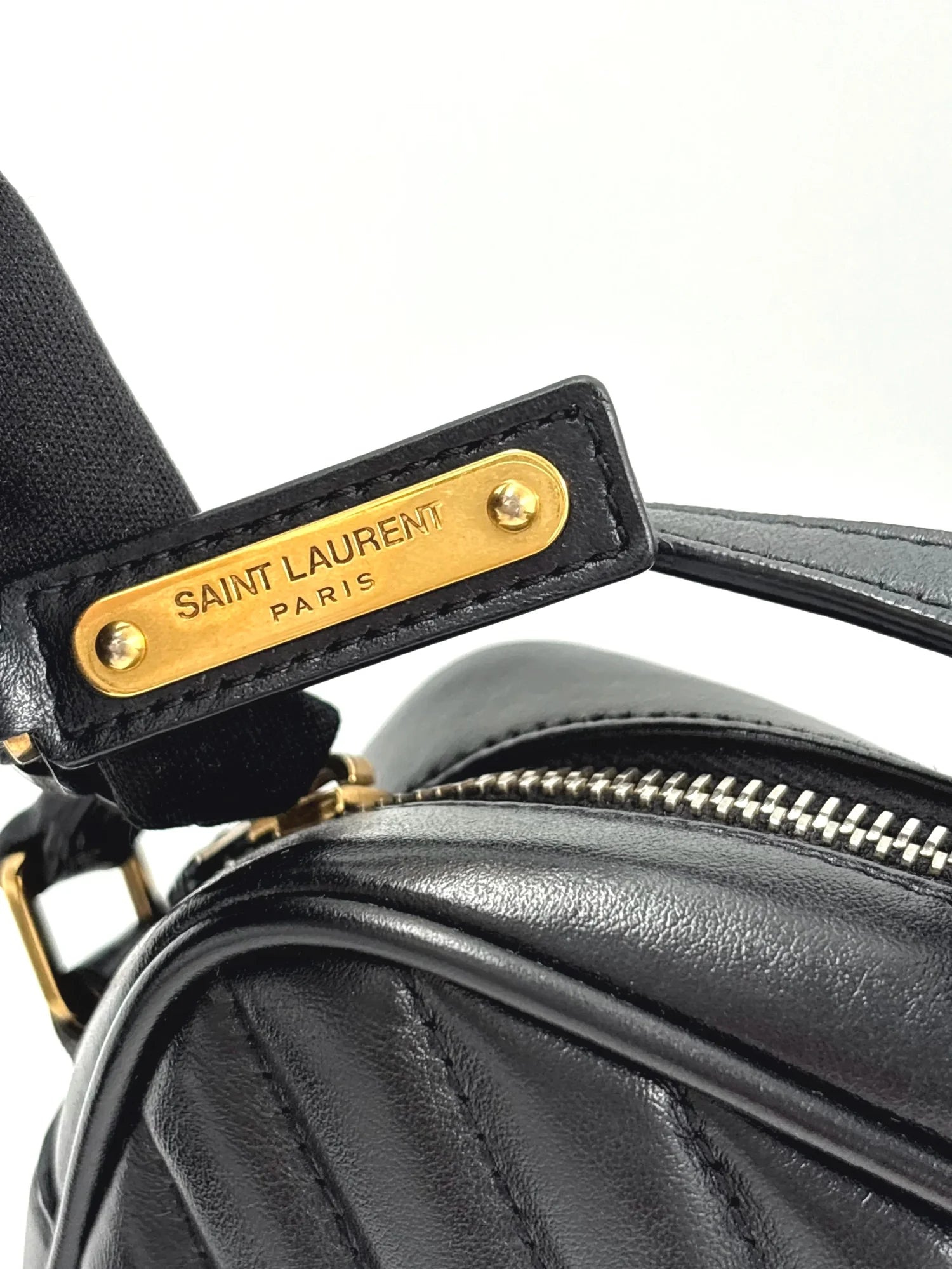 SAINT LAURENT Black lou camera bag in quilted leather (gold hardware)