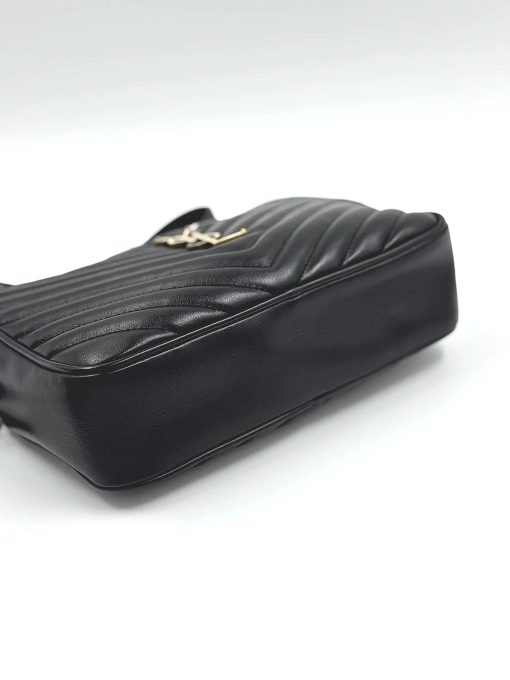 SAINT LAURENT Black lou camera bag in quilted leather (gold hardware)