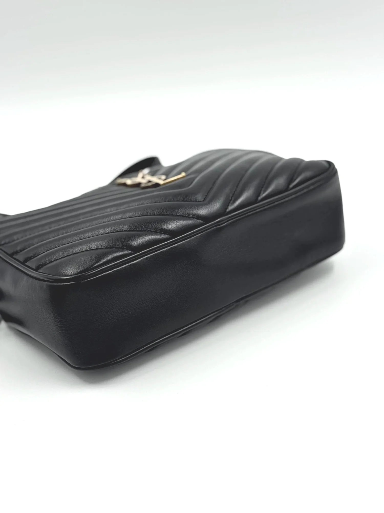 SAINT LAURENT Black lou camera bag in quilted leather (gold hardware)