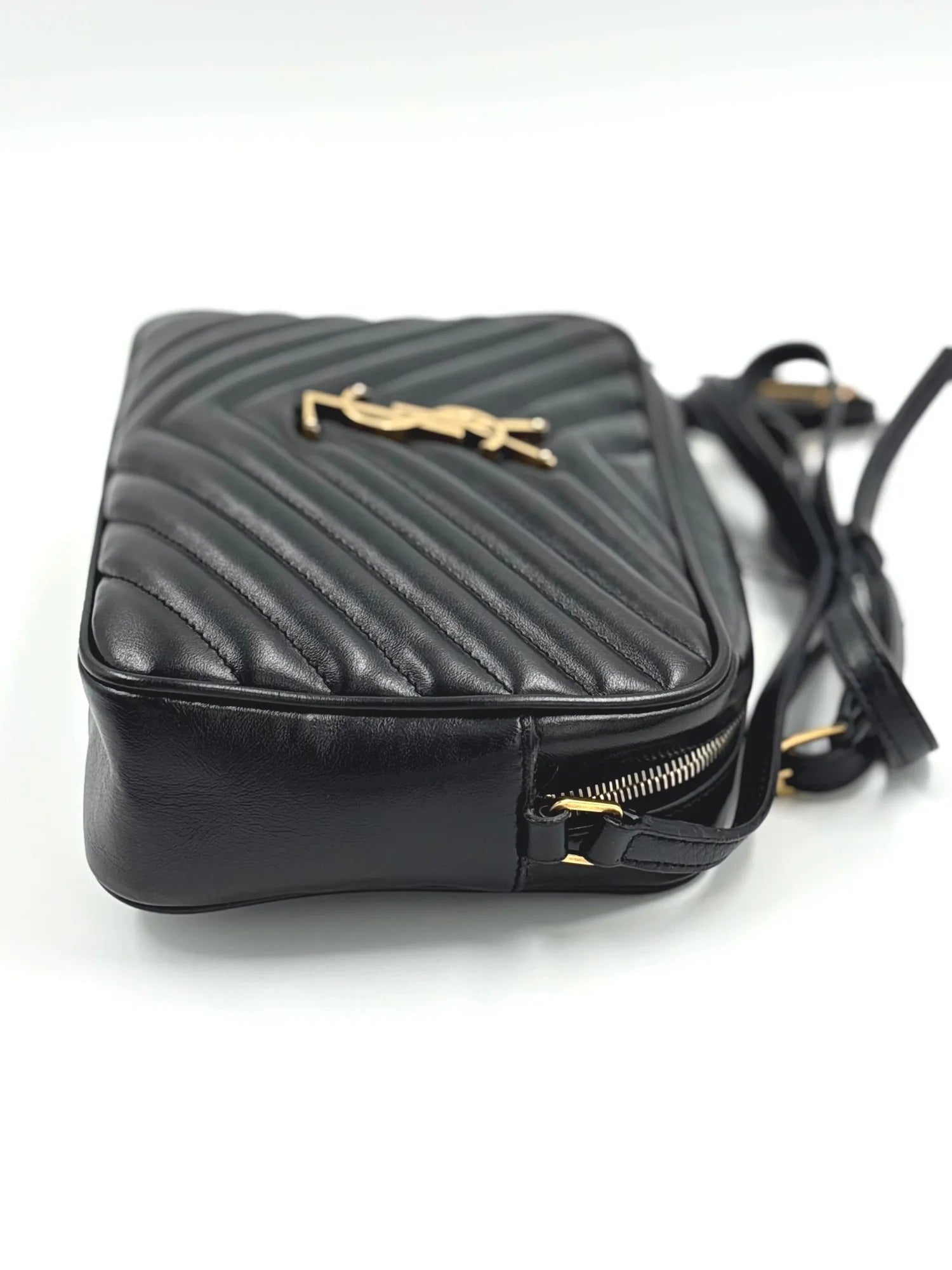 SAINT LAURENT Black lou camera bag in quilted leather (gold hardware)