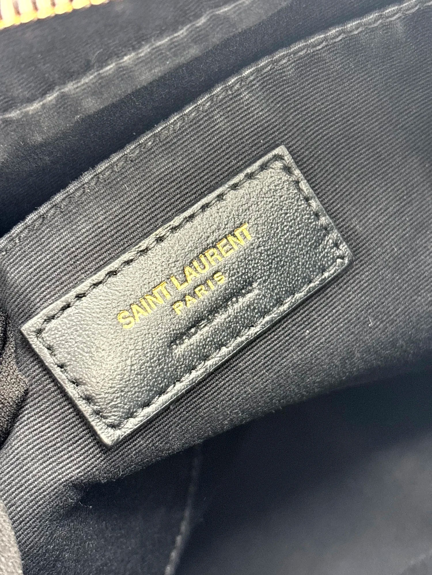 SAINT LAURENT Black lou camera bag in quilted leather (gold hardware)
