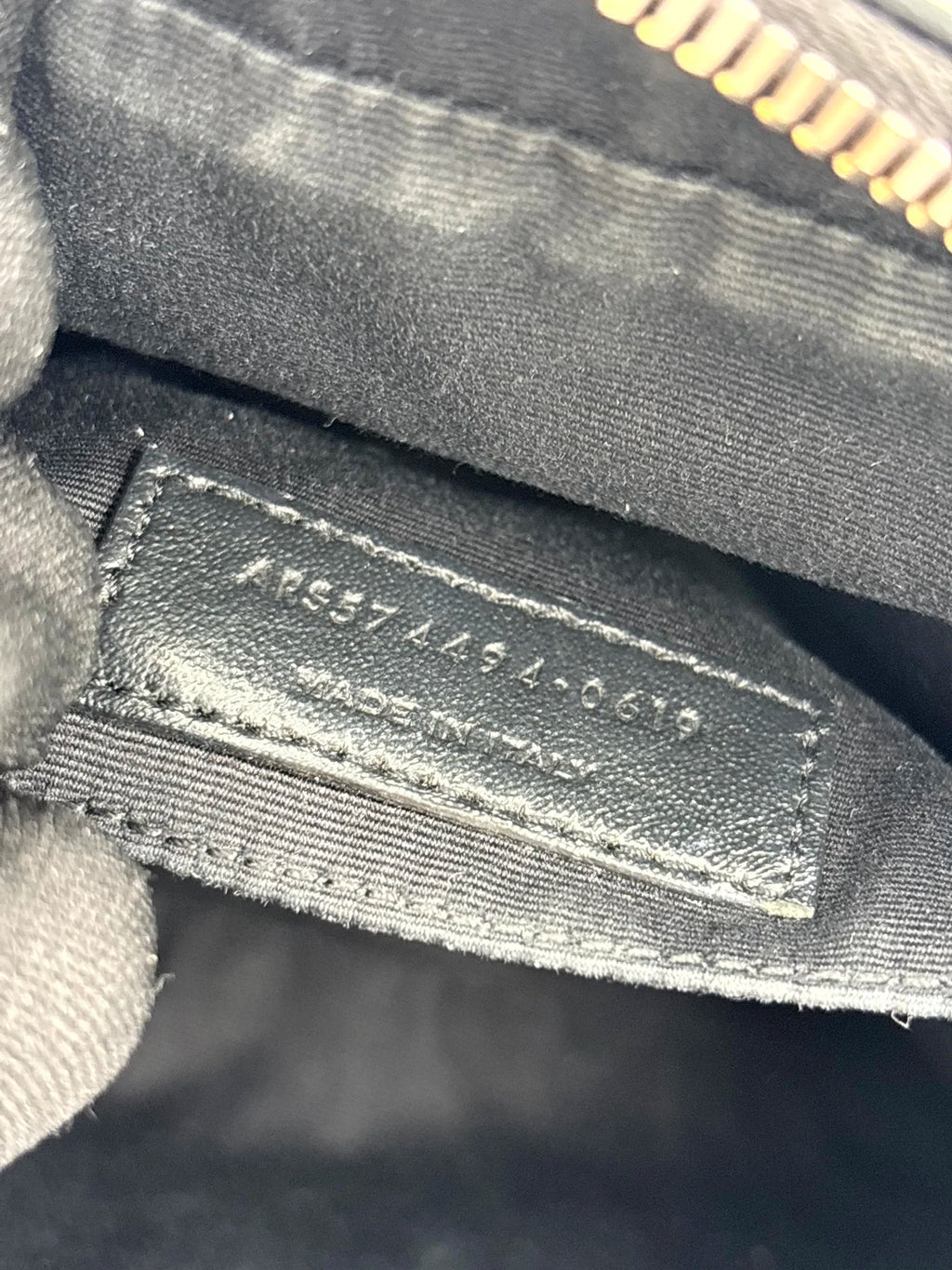 SAINT LAURENT Black lou camera bag in quilted leather (gold hardware)