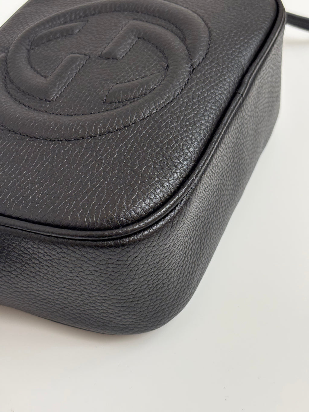 GUCCI Black Pebbled Calfskin Small Soho Disco