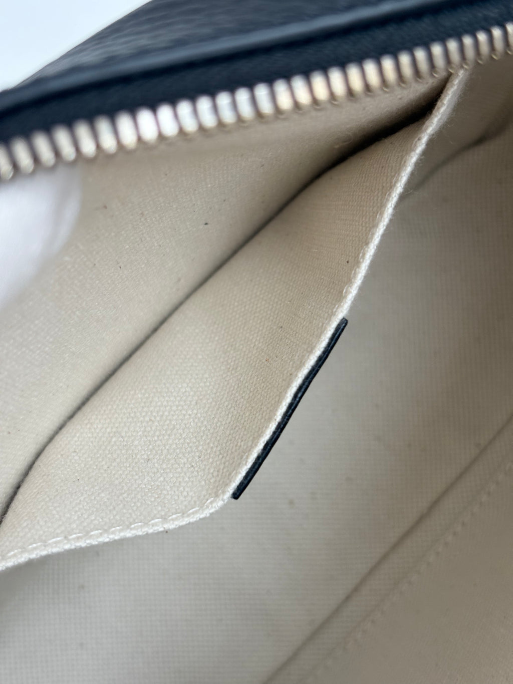 GUCCI Black Pebbled Calfskin Small Soho Disco