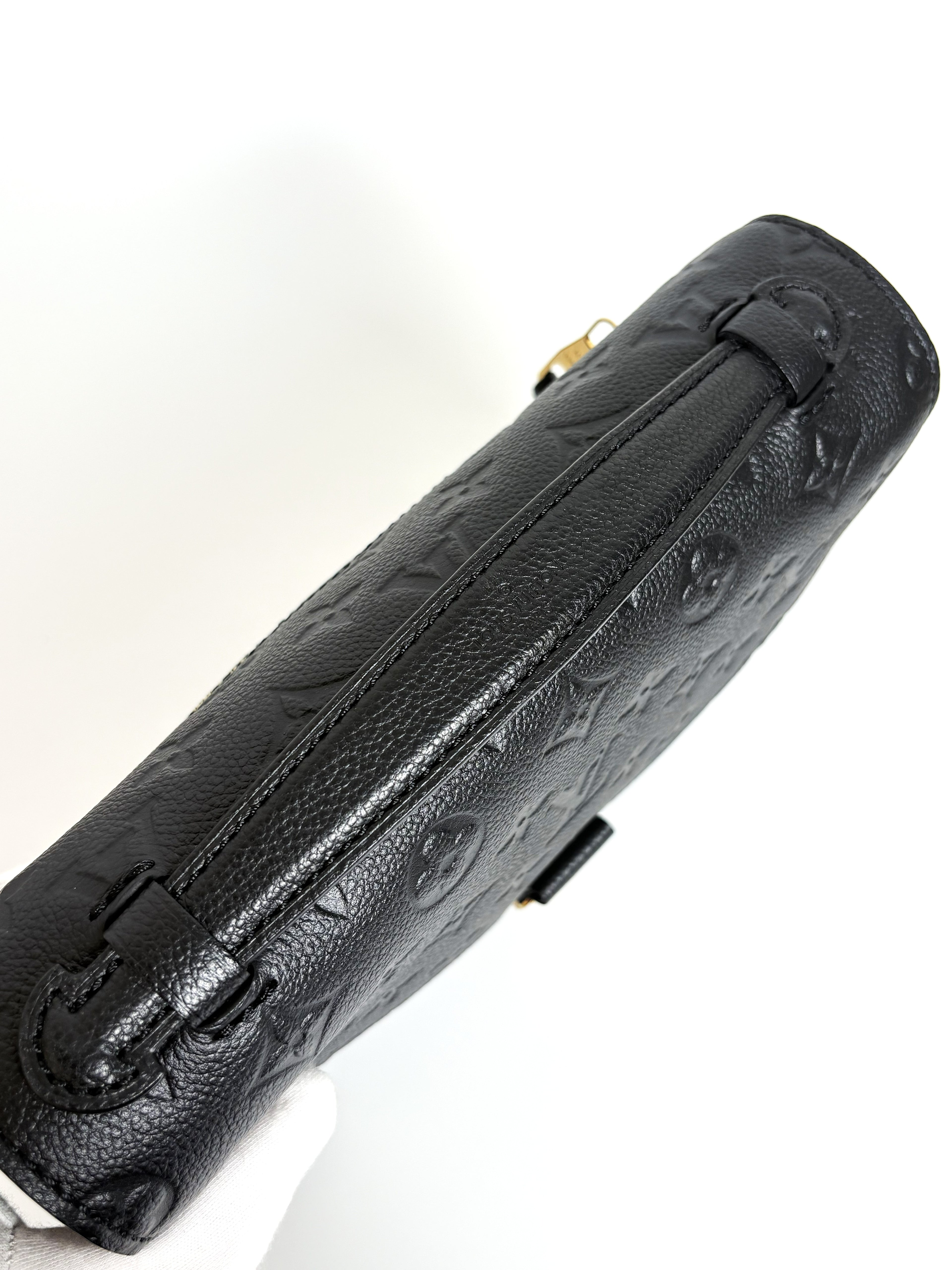 LOUIS VUITTON Pochette Metis - Black Empreinte Leather