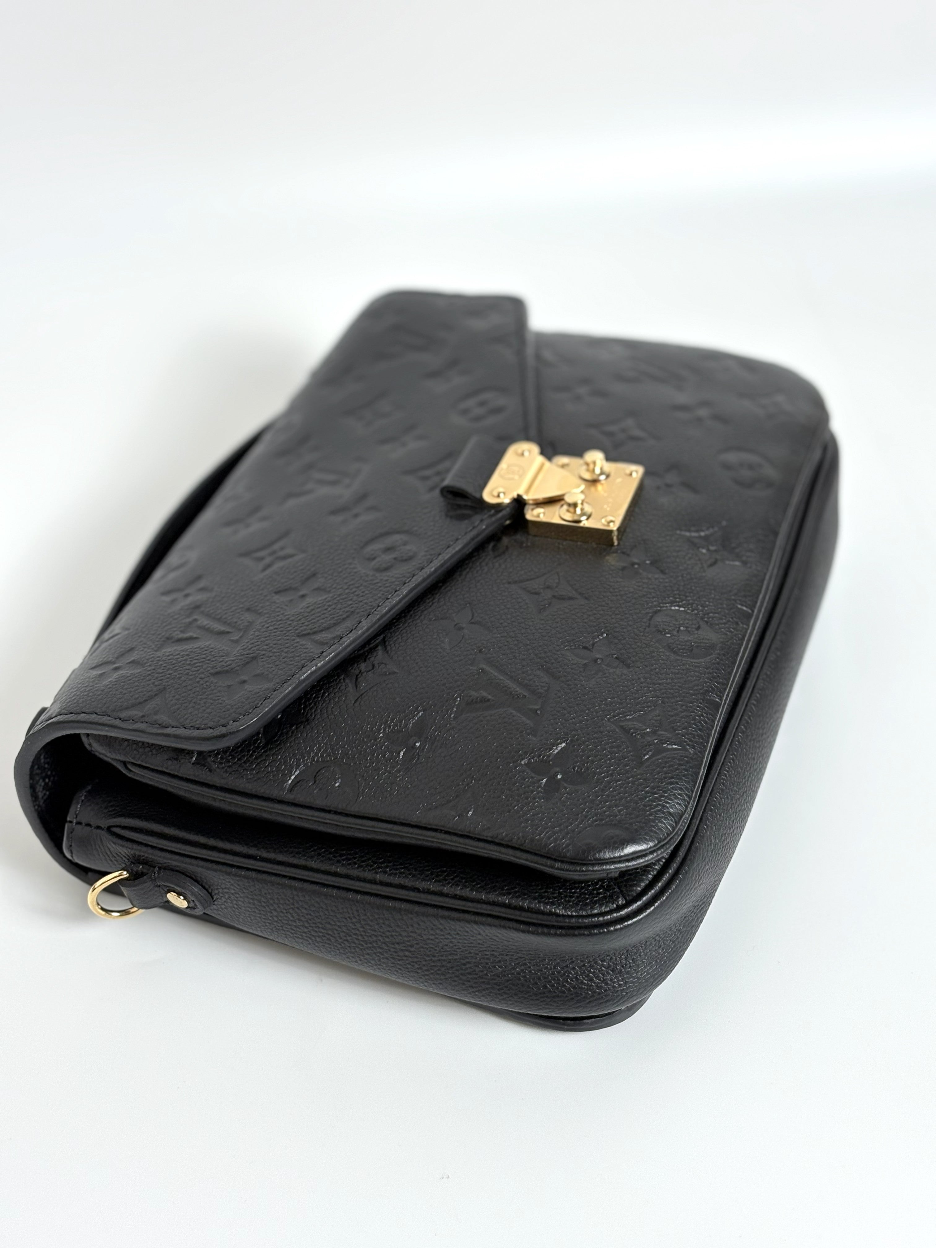 LOUIS VUITTON Pochette Metis - Black Empreinte Leather
