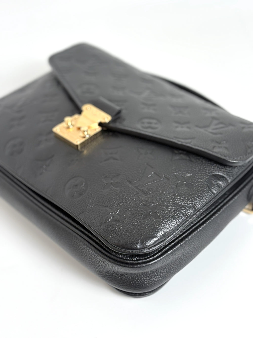 LOUIS VUITTON Pochette Metis - Black Empreinte Leather