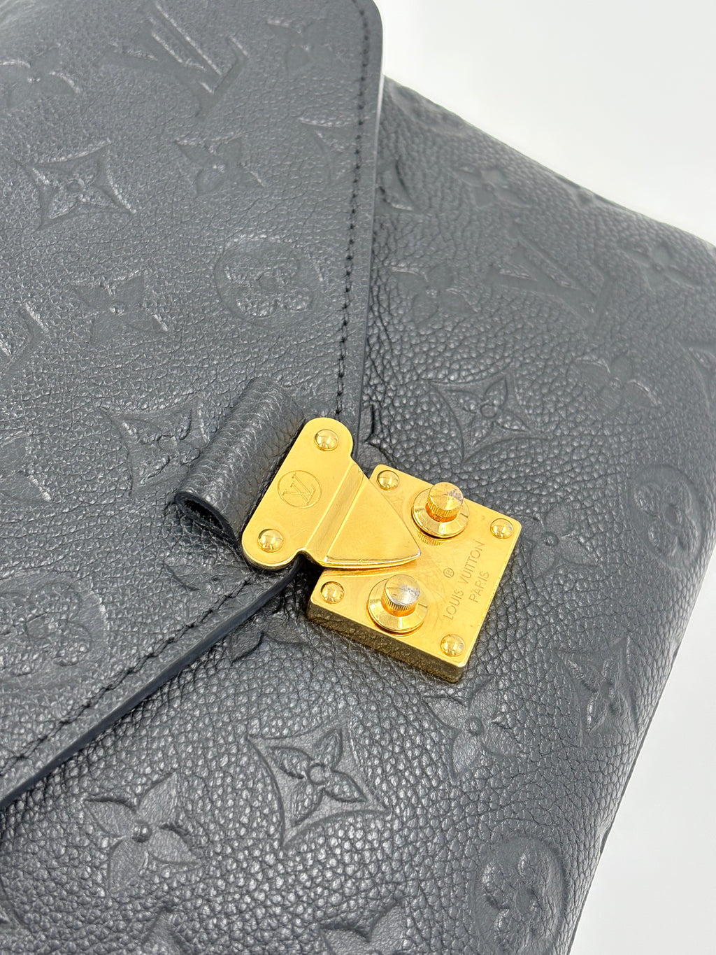 LOUIS VUITTON Metis Pochette empreinte black leather (microchipped)
