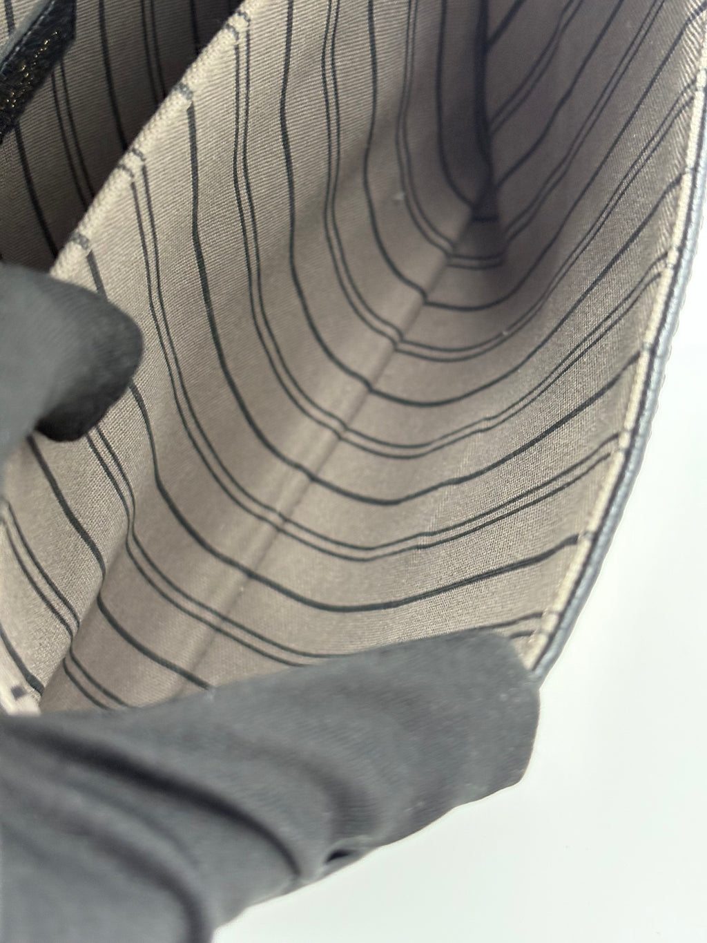 LOUIS VUITTON Metis Pochette empreinte black leather (microchipped)