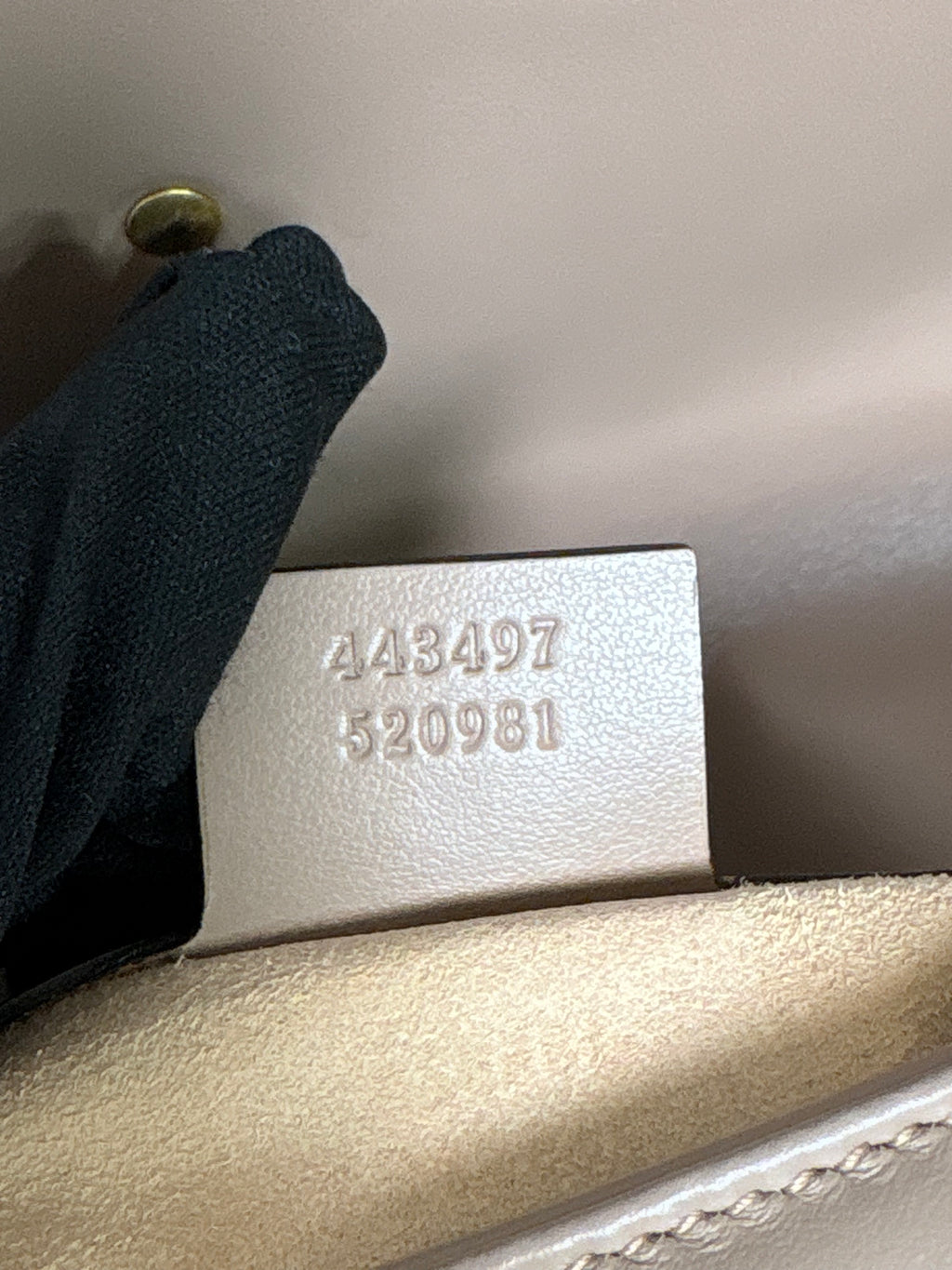 GUCCI Beige Marmont Matelasse Shoulder Bag