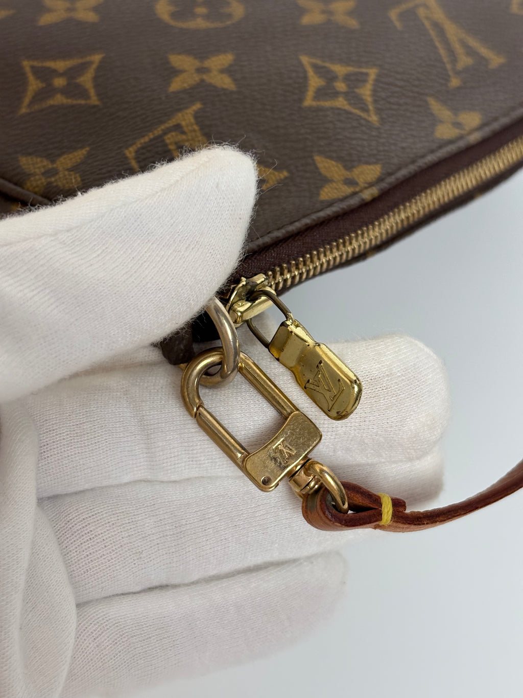 LOUIS VUITTON Monogram Pochette Accessoires