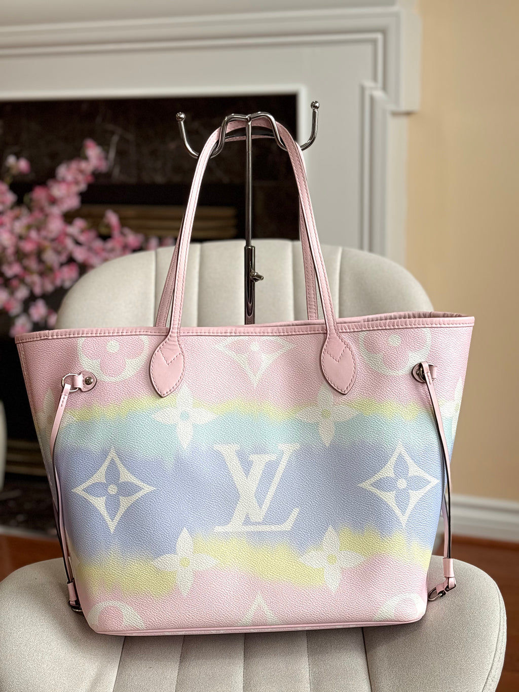 LOUIS VUITTON Monogram Escale Neverfull MM Pastel