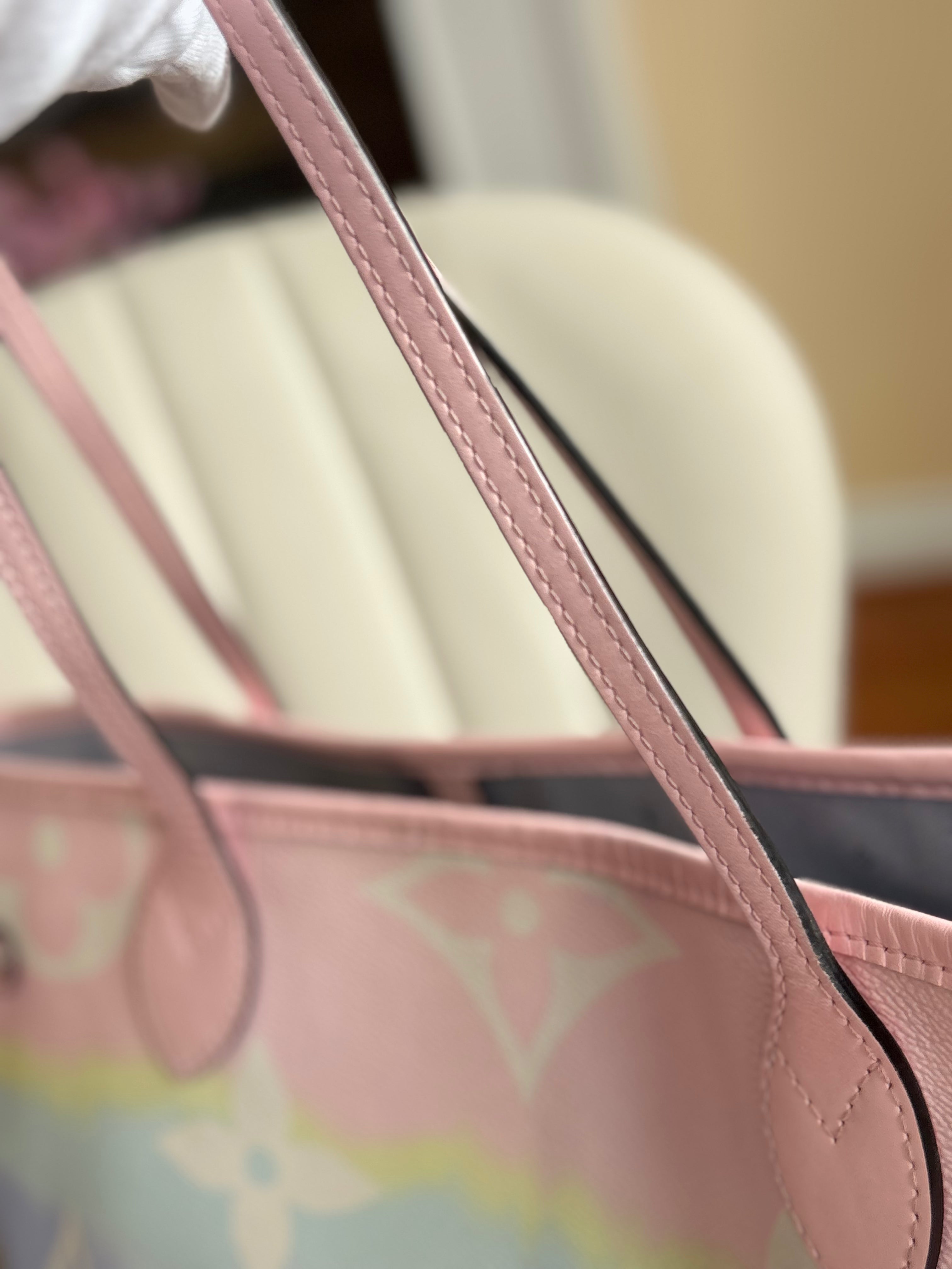LOUIS VUITTON Monogram Escale Neverfull MM Pastel