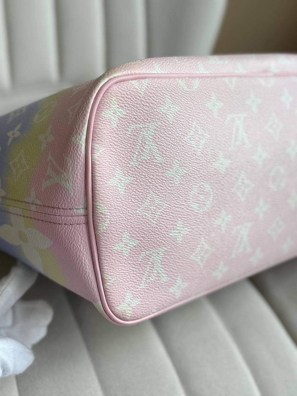 LOUIS VUITTON Monogram Escale Neverfull MM Pastel