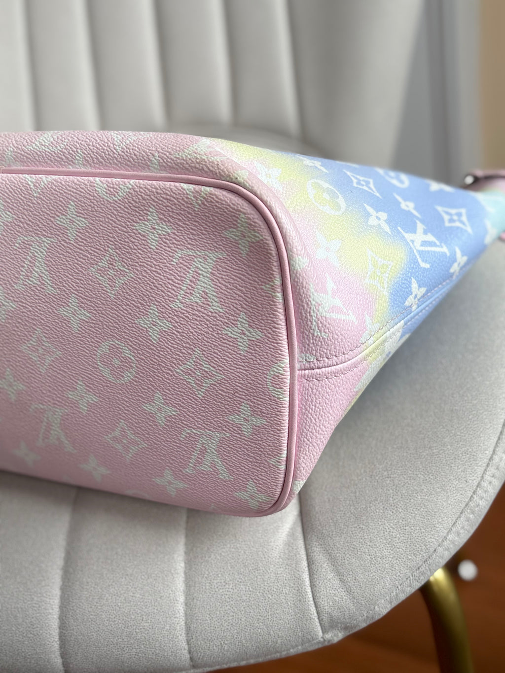 LOUIS VUITTON Monogram Escale Neverfull MM Pastel