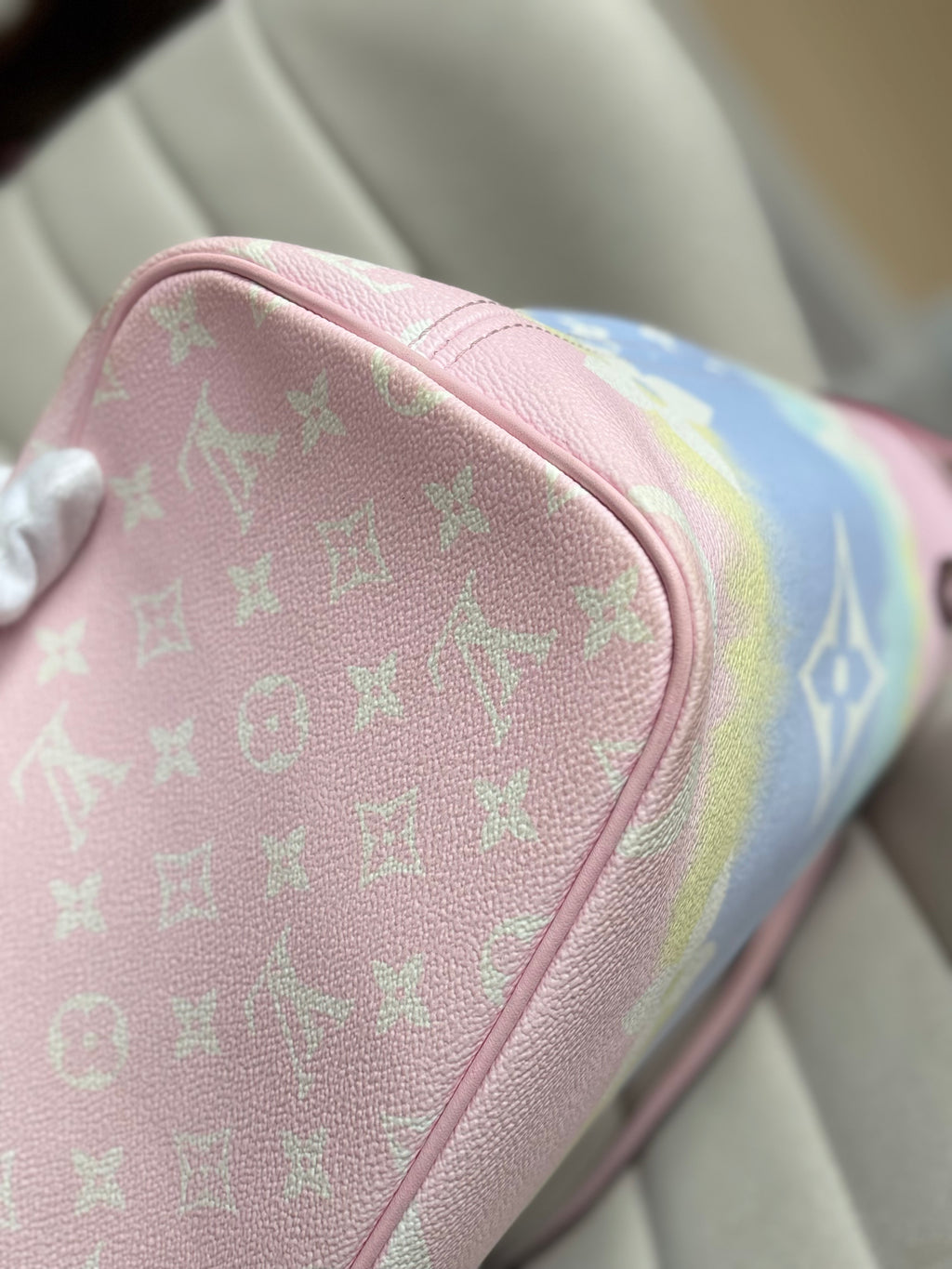 LOUIS VUITTON Monogram Escale Neverfull MM Pastel