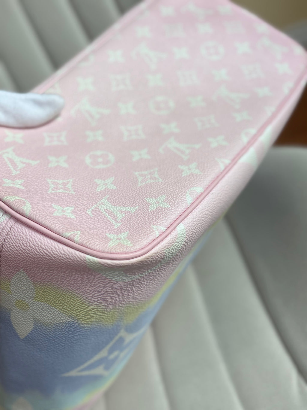 LOUIS VUITTON Monogram Escale Neverfull MM Pastel