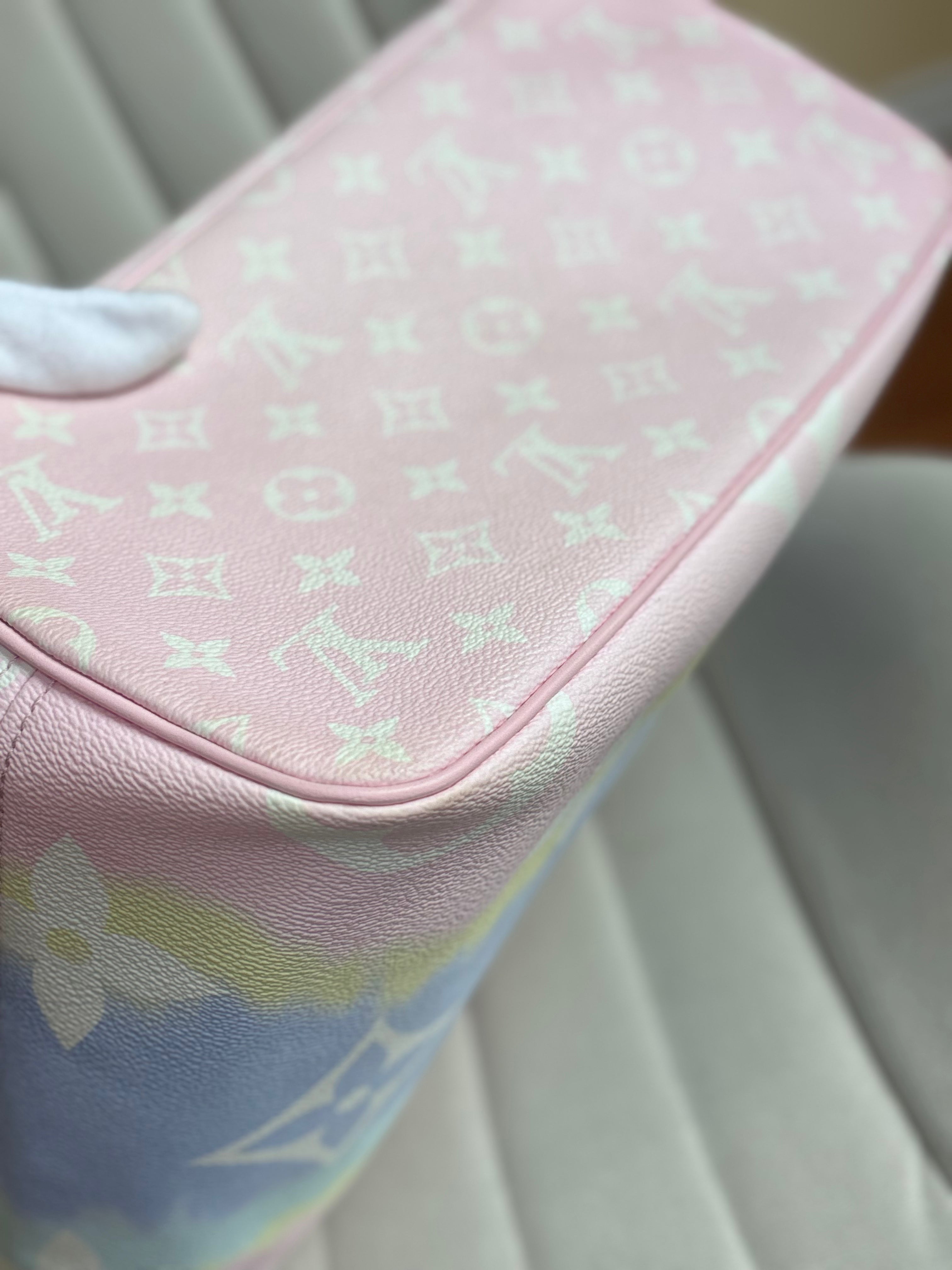 LOUIS VUITTON Monogram Escale Neverfull MM Pastel