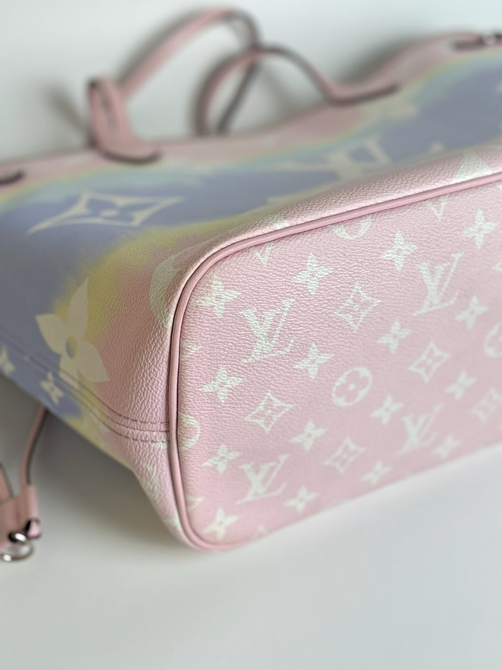 LOUIS VUITTON Monogram Escale Neverfull MM Pastel