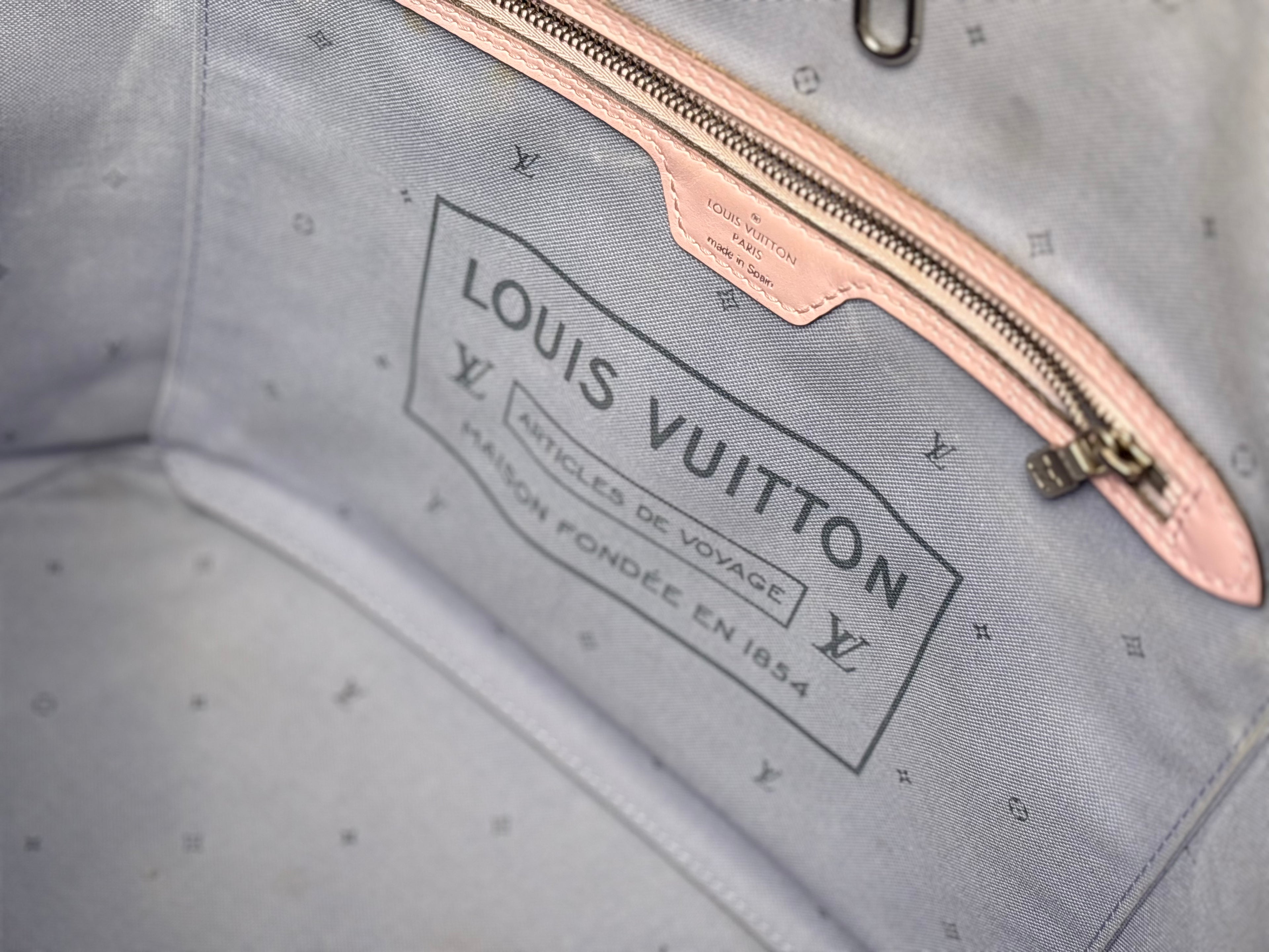 LOUIS VUITTON Monogram Escale Neverfull MM Pastel