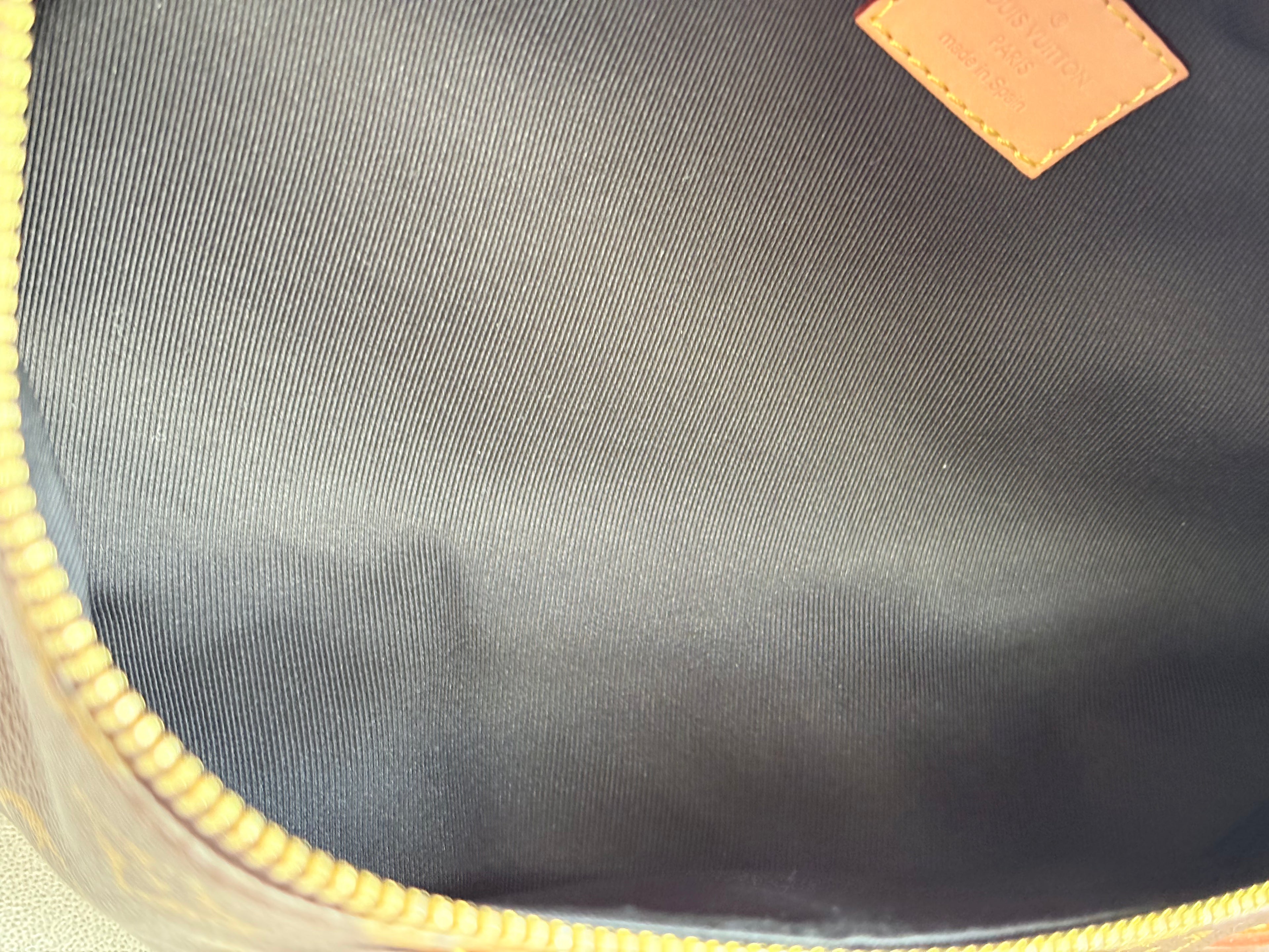 LOUIS VUITTON Monogram Bumbag
