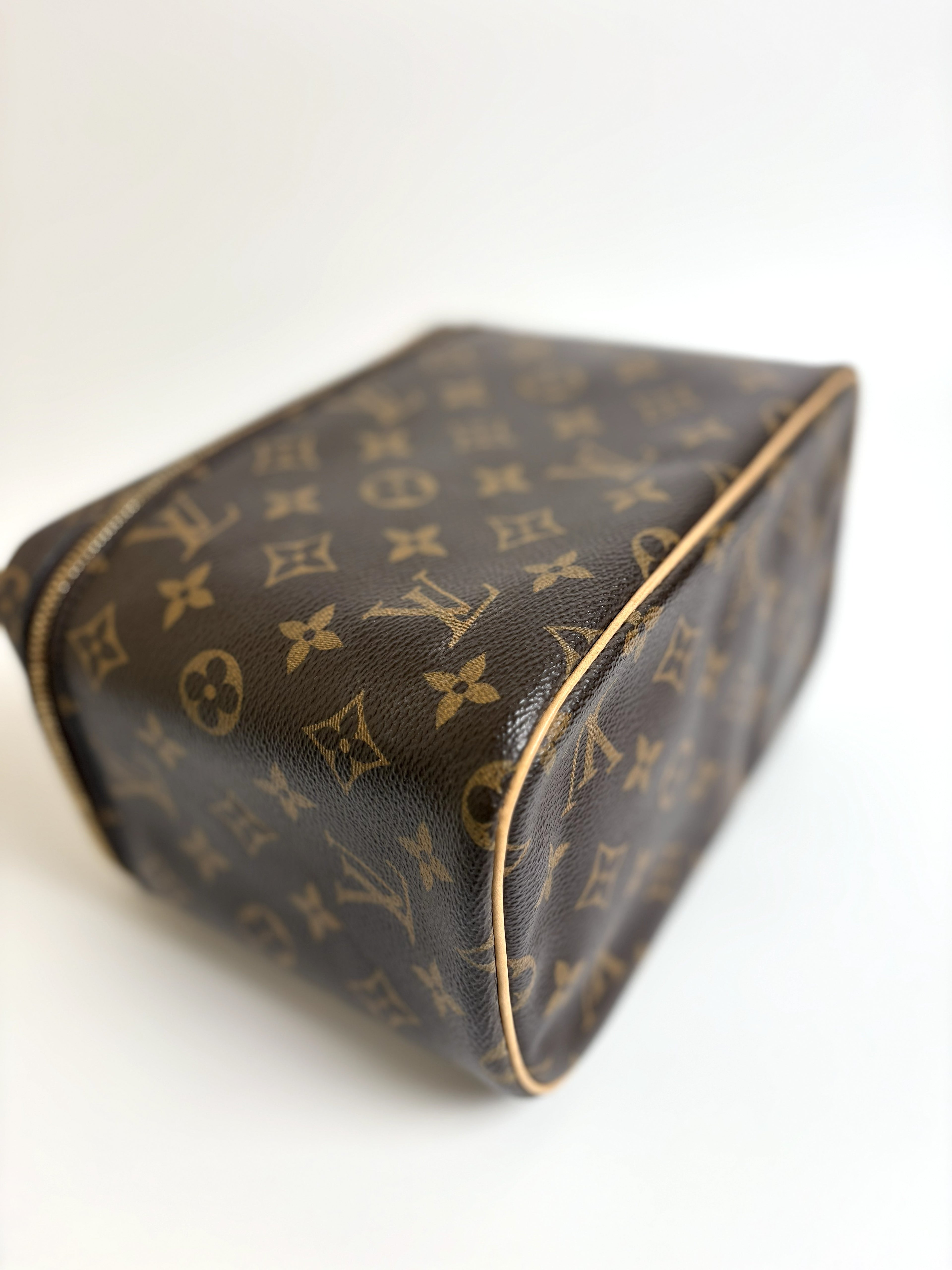 LOUIS VUITTON Nice BB Monogram Vanity bag