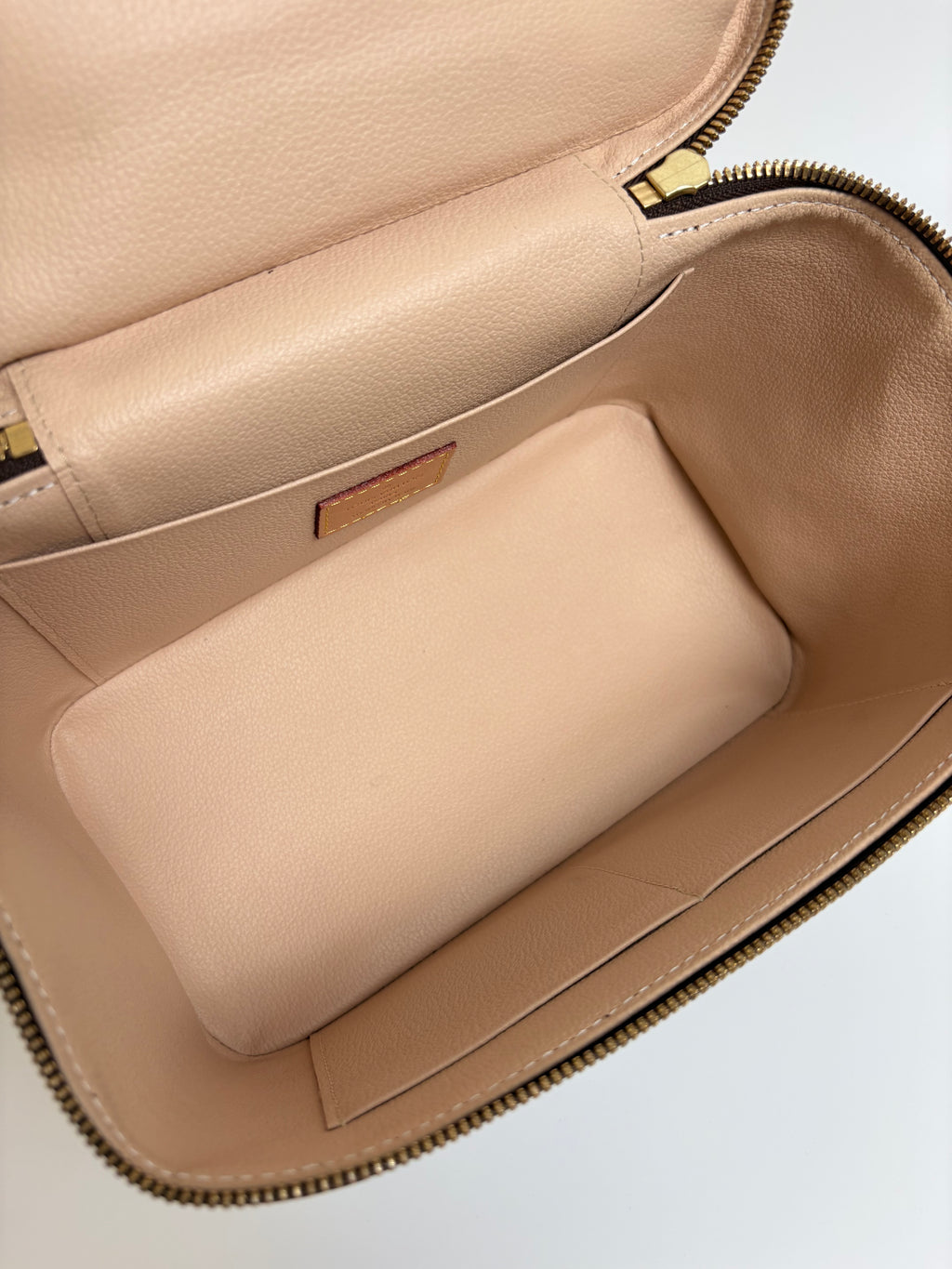 LOUIS VUITTON Nice BB Monogram Vanity bag