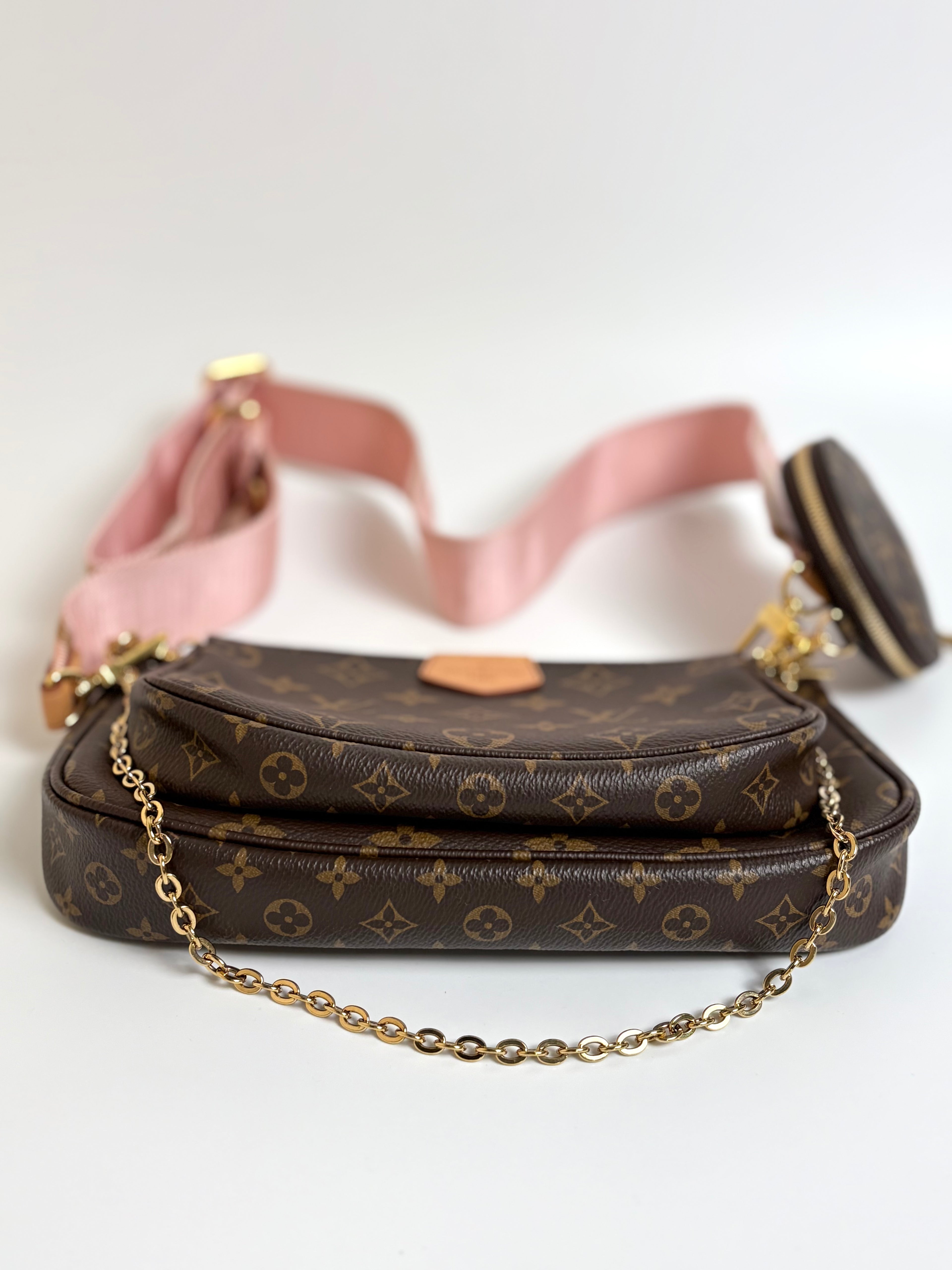 LOUIS VUITTON Multi Pochette Accessoires pink strap