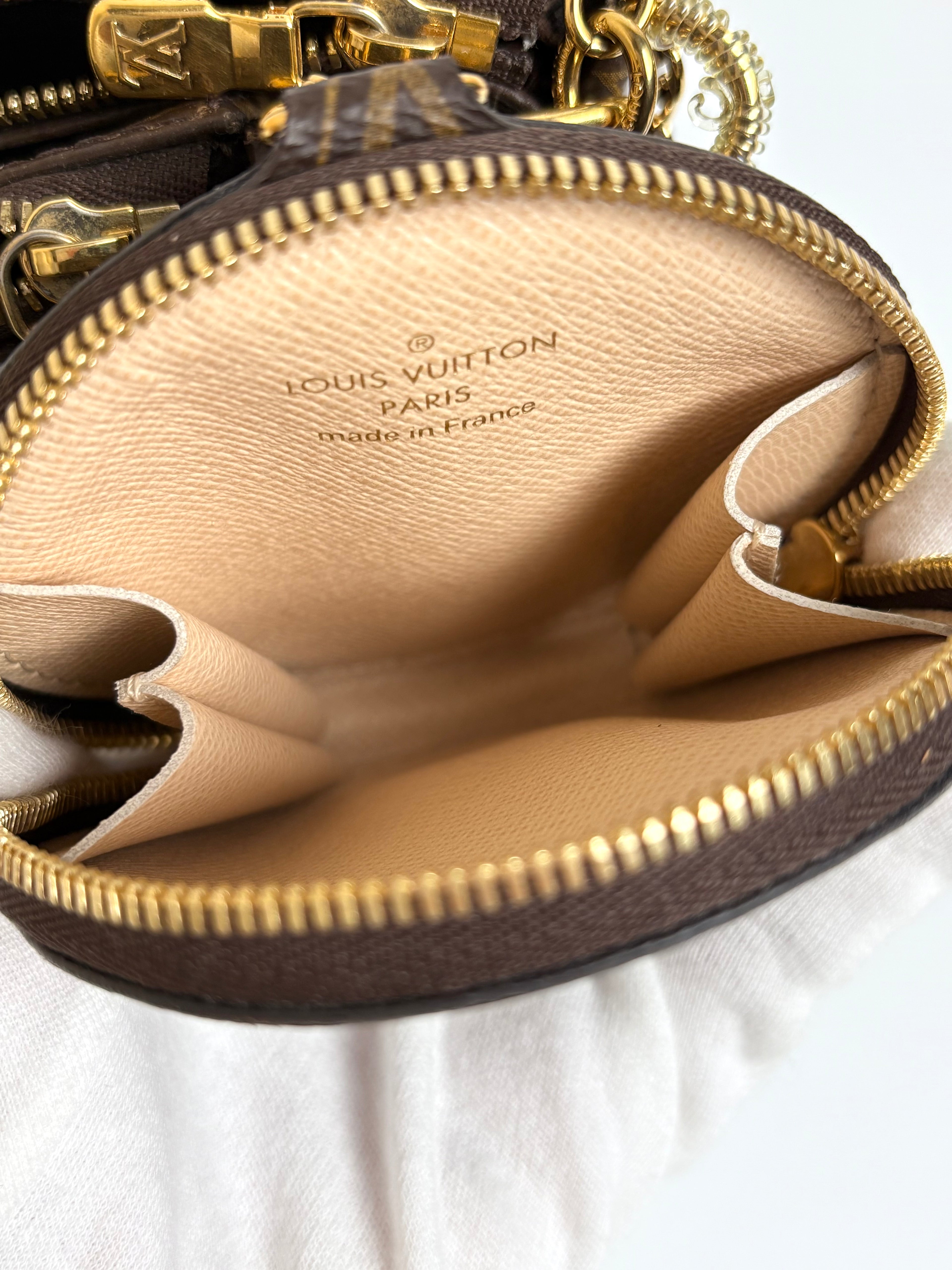 LOUIS VUITTON Multi Pochette Accessoires pink strap
