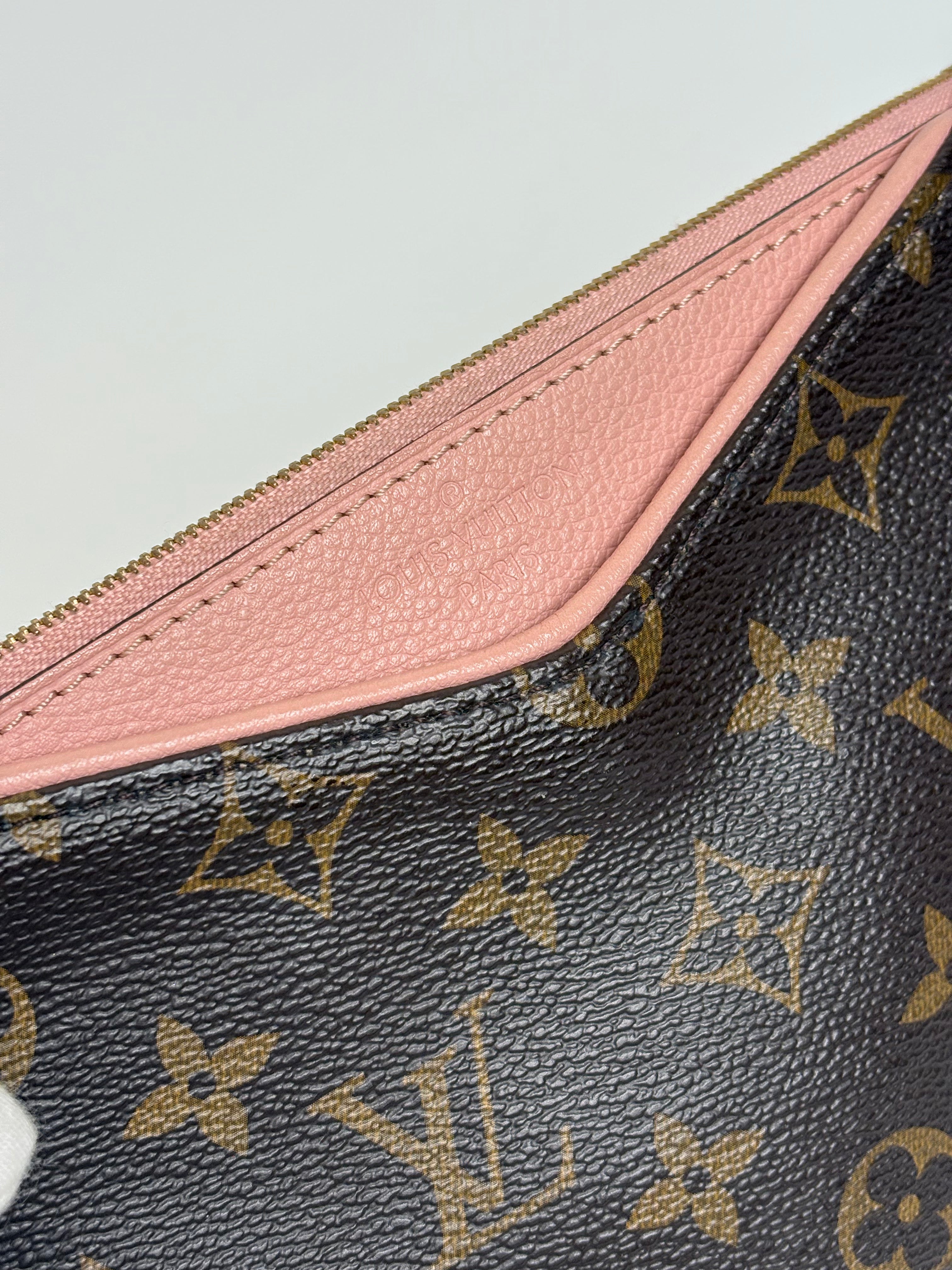 LOUIS VUITTON Monogram Pallas Clutch Rose Poudre Pink