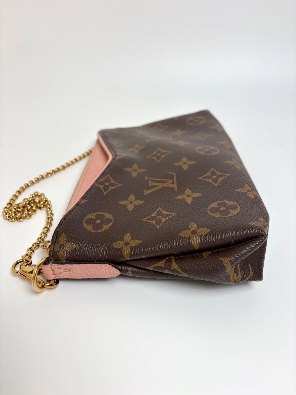 LOUIS VUITTON Monogram Pallas Clutch Rose Poudre Pink