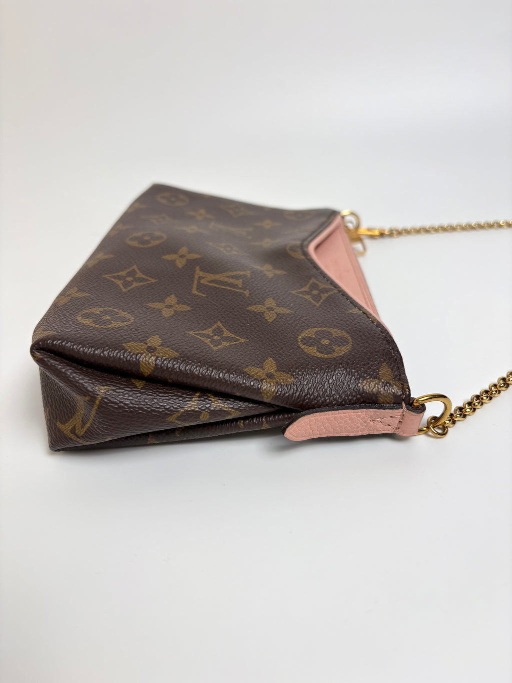 LOUIS VUITTON Monogram Pallas Clutch Rose Poudre Pink