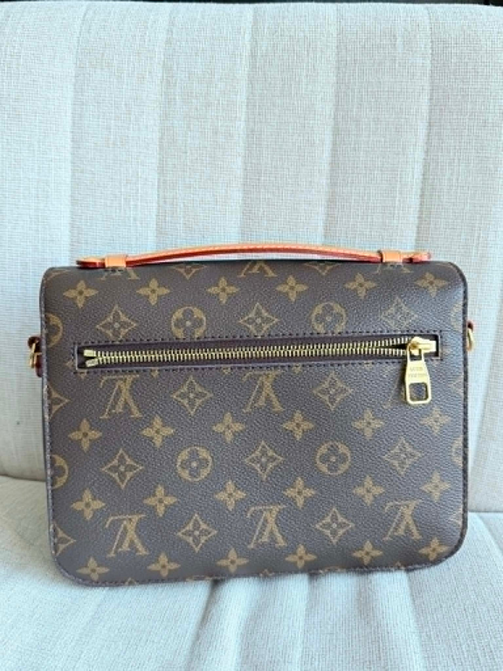 LOUIS VUITTON Pochette Métis Monogram