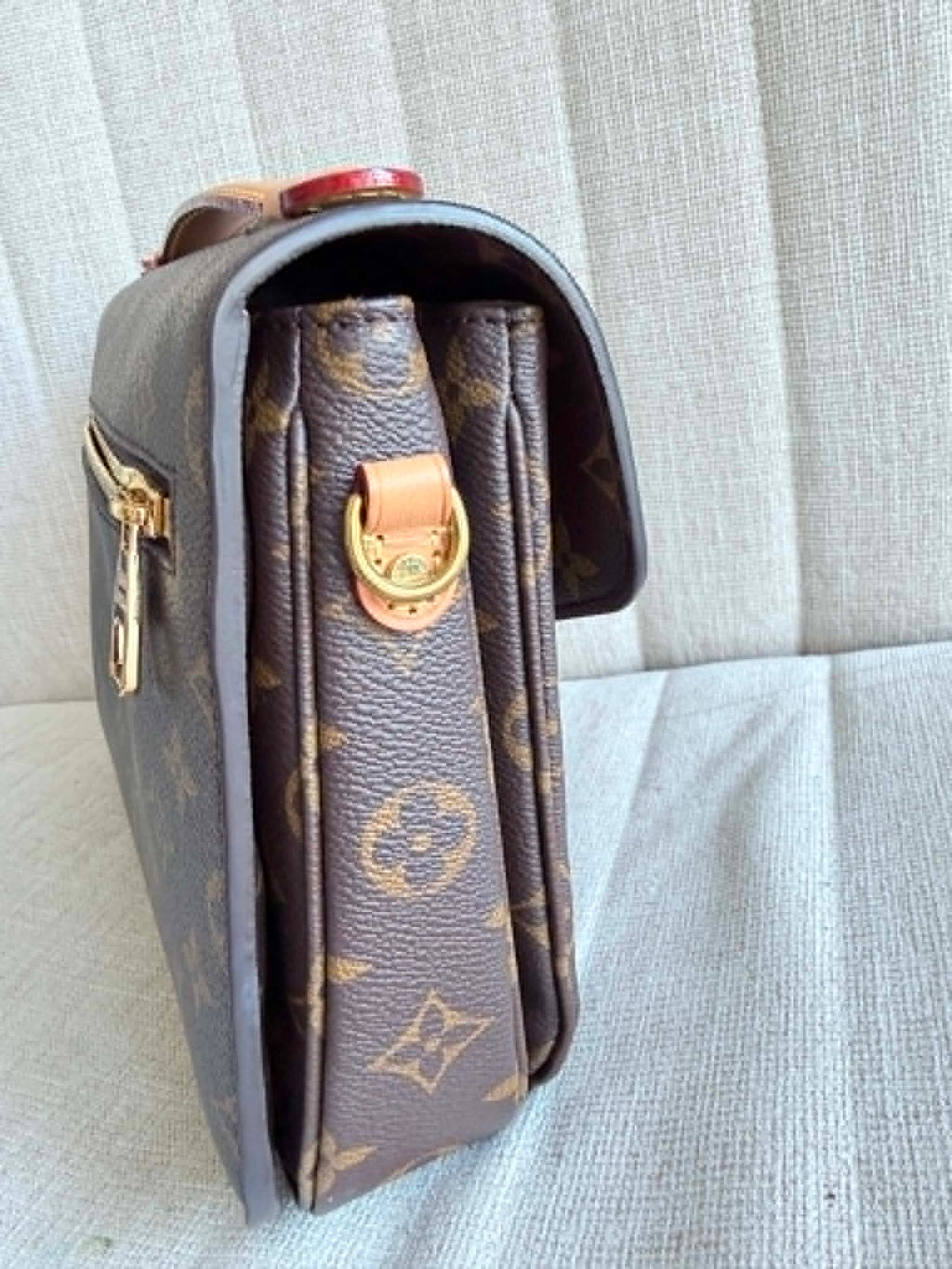 LOUIS VUITTON Pochette Métis Monogram