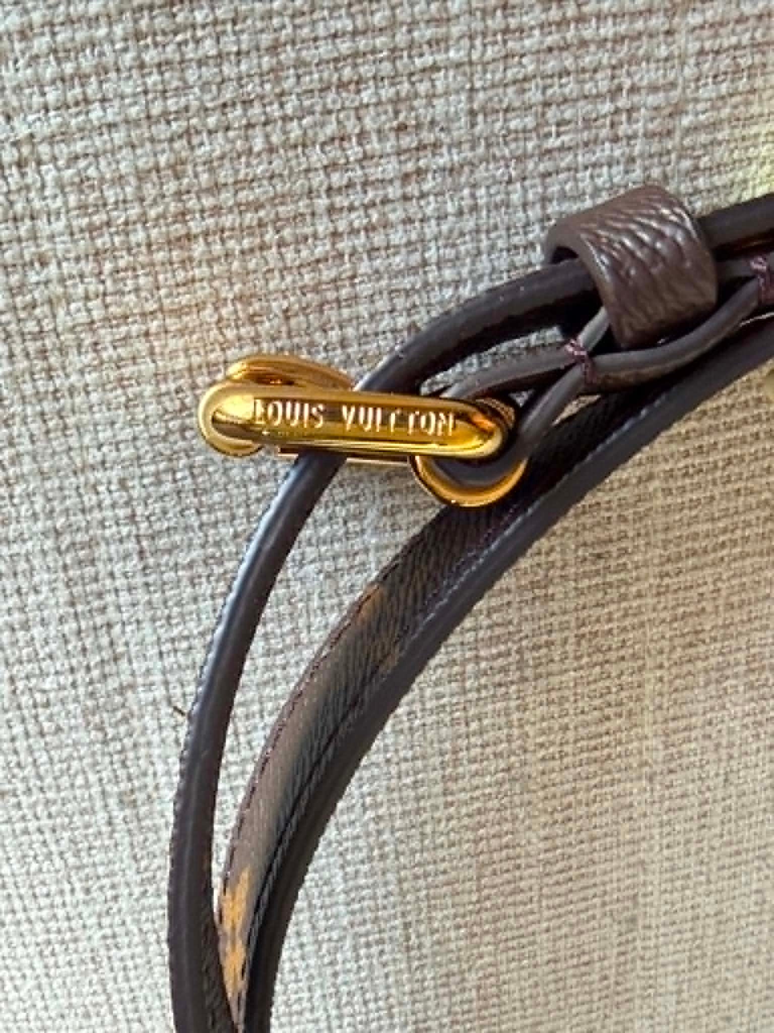 LOUIS VUITTON Pochette Métis Monogram